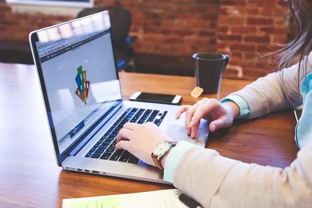 Guide Pratique : Comment Utiliser l'IA pour Optimiser votre Travail