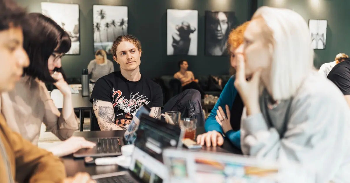 Comment Utiliser l'IA pour Optimiser le Travail d'Équipe