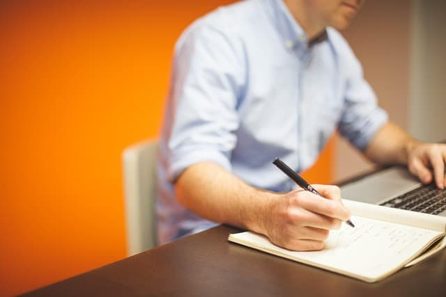 Comment Utiliser l'IA pour Améliorer l'Efficacité de Votre Entreprise